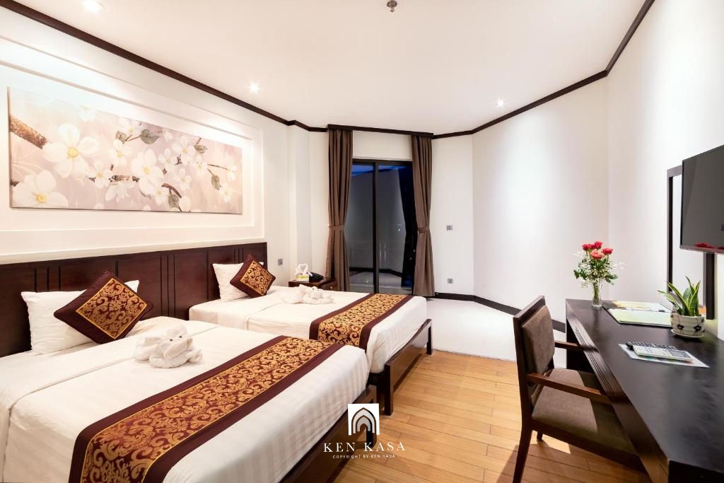 Deluxe Corner Sea View Room